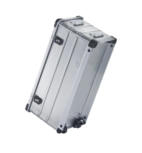 Fullt utsnitt av K424 XC Aluminiumskasse med hjul 96x40x46cm (produktet) fremstilt på en transparent bakgrunn