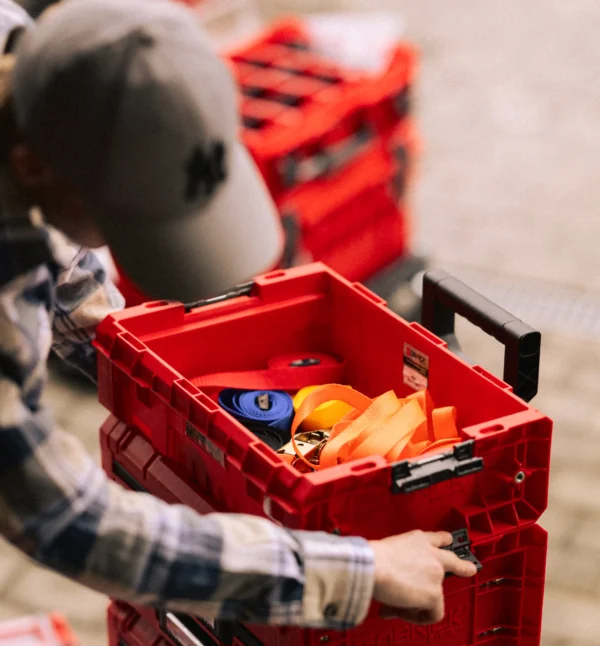 Ekstra utsnitt av Pro Red 130 Karm Åpen Verktøykasse 12cm (produktet) i brukssituasjon