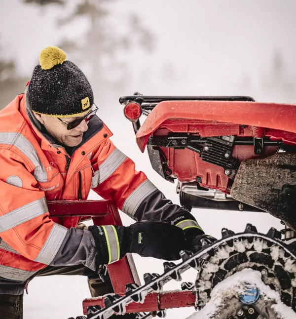 Ekstra utsnitt av Gore-Tex Bas Vintervotter (produktet) i brukssituasjon