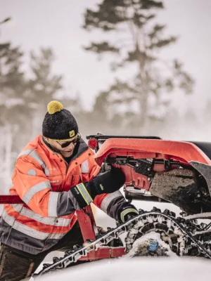 Fullt utsnitt av Gore-Tex Bas Vintervotter (produktet) i brukssituasjon