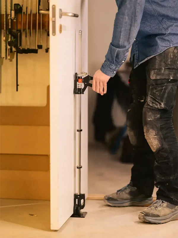 Ekstra utsnitt av Lang Håndholdt Jekk 150kg (produktet) i brukssituasjon