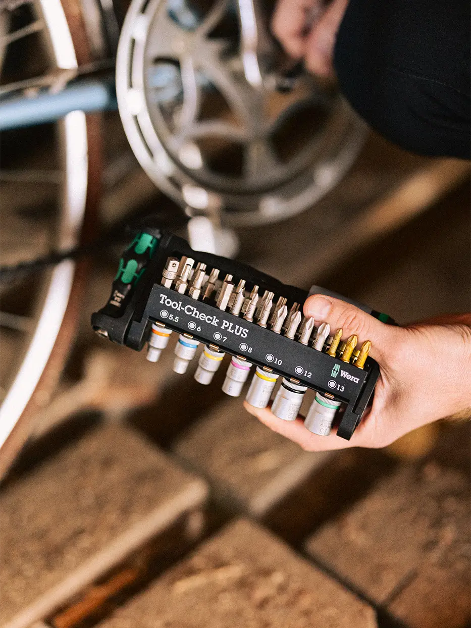 Tool Check Plus Verktøysett m/kneplate 40 deler  - Miljøbilde Segger - 5 Ekstra utsnitt av Tool Check Plus Verktøysett m/kneplate 40 deler (produktet) i brukssituasjon